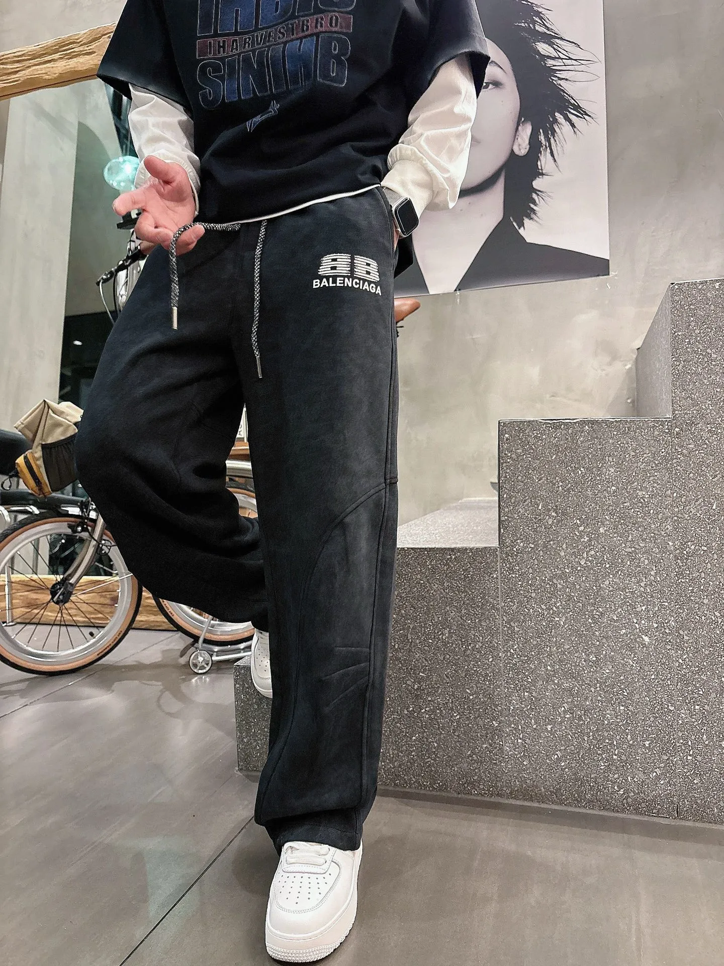 Balenciaga 🆕2026 Autumn and Winter New Arrival Casual Pants! The official website will be released simultaneously. Brand Classic LOGO casual pants, customized fabrics, excellent comfort and strong touch. Highly recognisable, perfect appearance and craftsmanship. Size:M-3XL